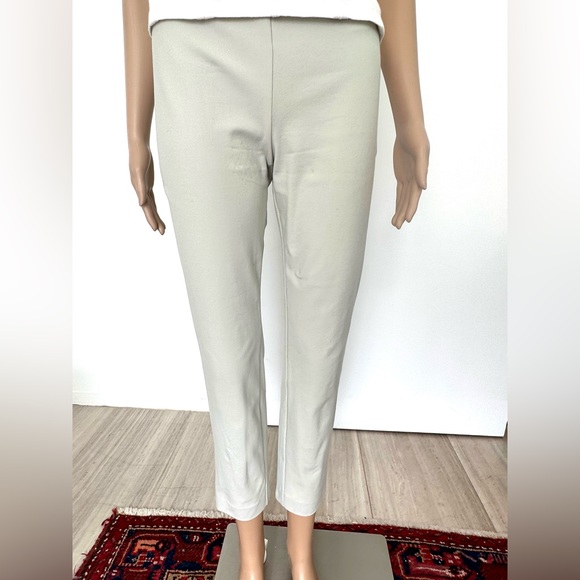 Theory Size 4 - Skinny Legging Eco Bi-Stretch in Hint of Green (limestone) - Picture 3 of 11